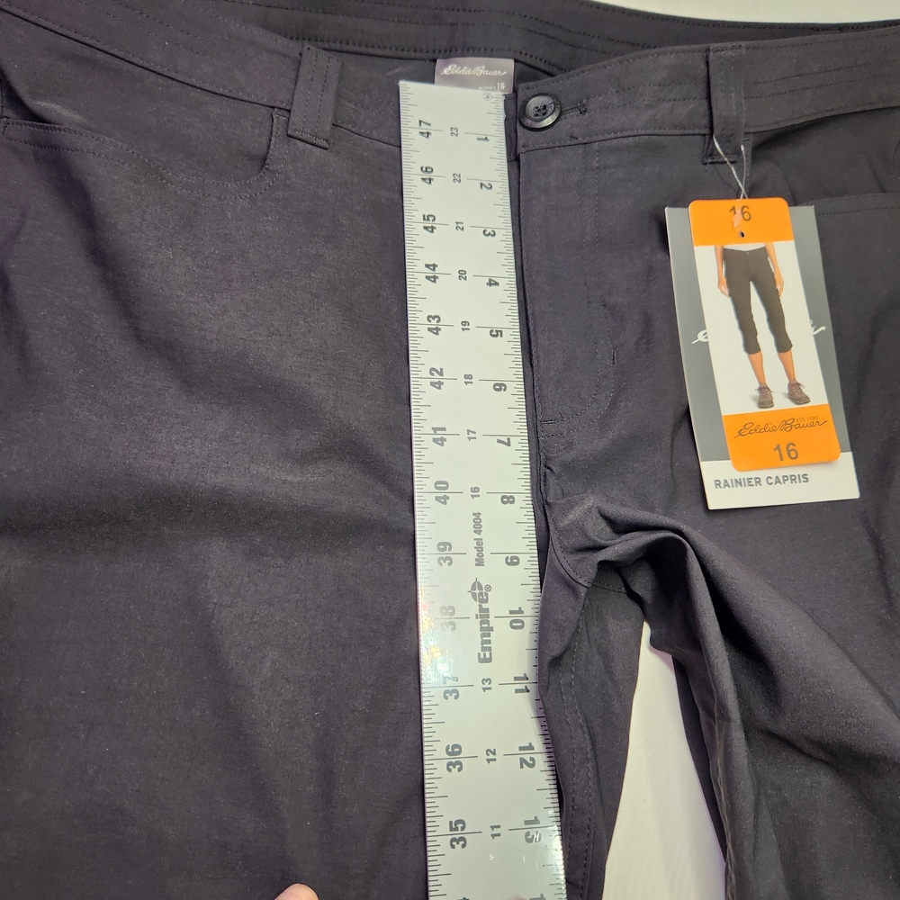 ⭐️NWT Eddie Bauer Rainier Capris – Size 16 – 94% Nylon – Spring Essential - Picture 7 of 10